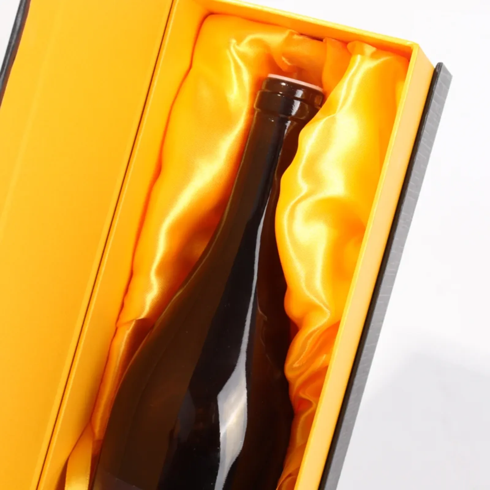 Lined Flap-Top Wine Gift Box with Bag